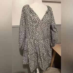 H&M Puff Sleeve Dress / Black & White Floral / Size: Medium